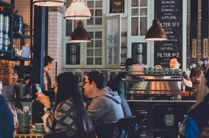 دزدی از رستوران‌های کبک عجیب نیست، اما دزدیدن تابلو و گلدان تعجب‌آور است